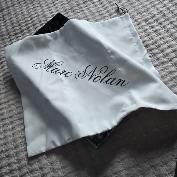 Marc Nolan Women's Green Flats & Loafers - Picture 4 of 8